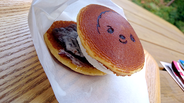 ふわりんもこ太のどらアイスバーガー